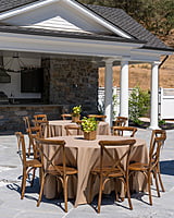 Rental: Table for 8 (everything included)
