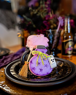 Halloween Cauldron Cookies (1 dozen)